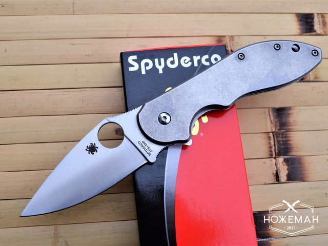 Нож складной Spyderco Domino C172
