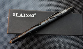 Тактическая ручка Laix с фонариком